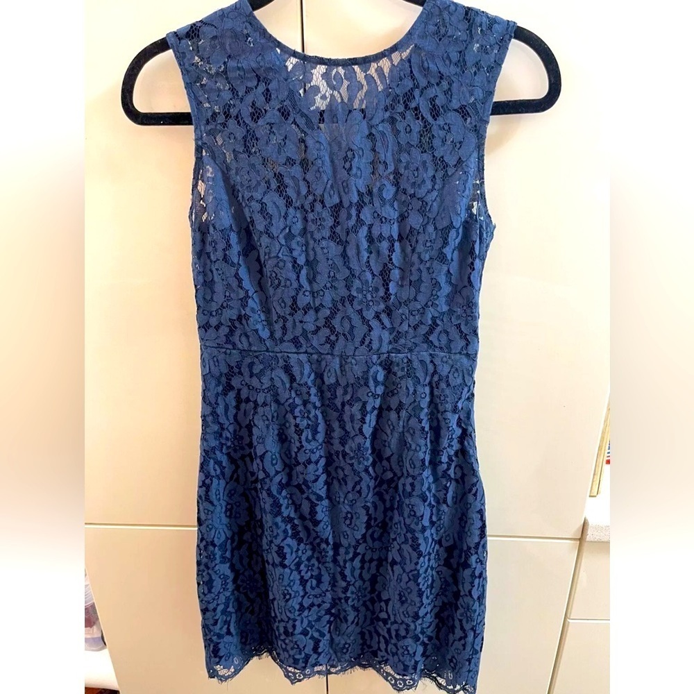 Eva Mendes New York & Co Dress Women’s midi Size 2 Blue Lace  bows Zip